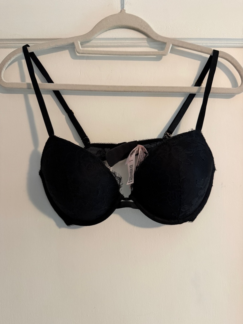 Victoria’s Secret Very Sexy Lace Pushup Lined Black Size 32D